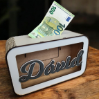 Drevená pokladnička s menom