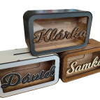 Drevená pokladnička s menom