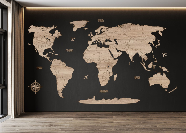 Drevená mapa sveta s hranicami štátov