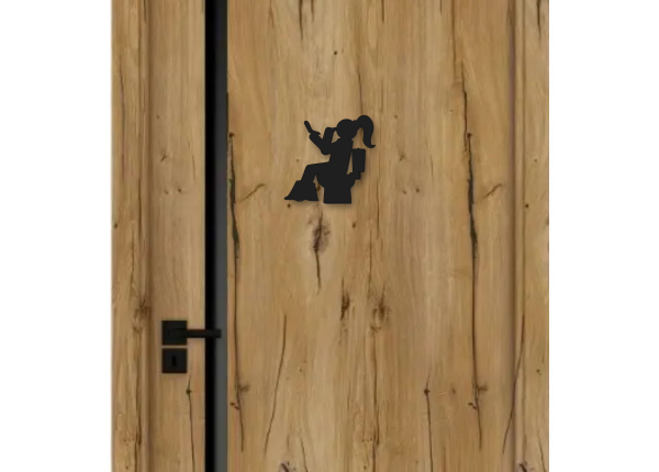 Drevená tabuľka na WC - žena na toalete