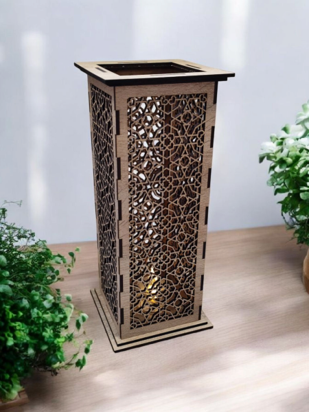 Vysoký drevený svietnik - Ornament